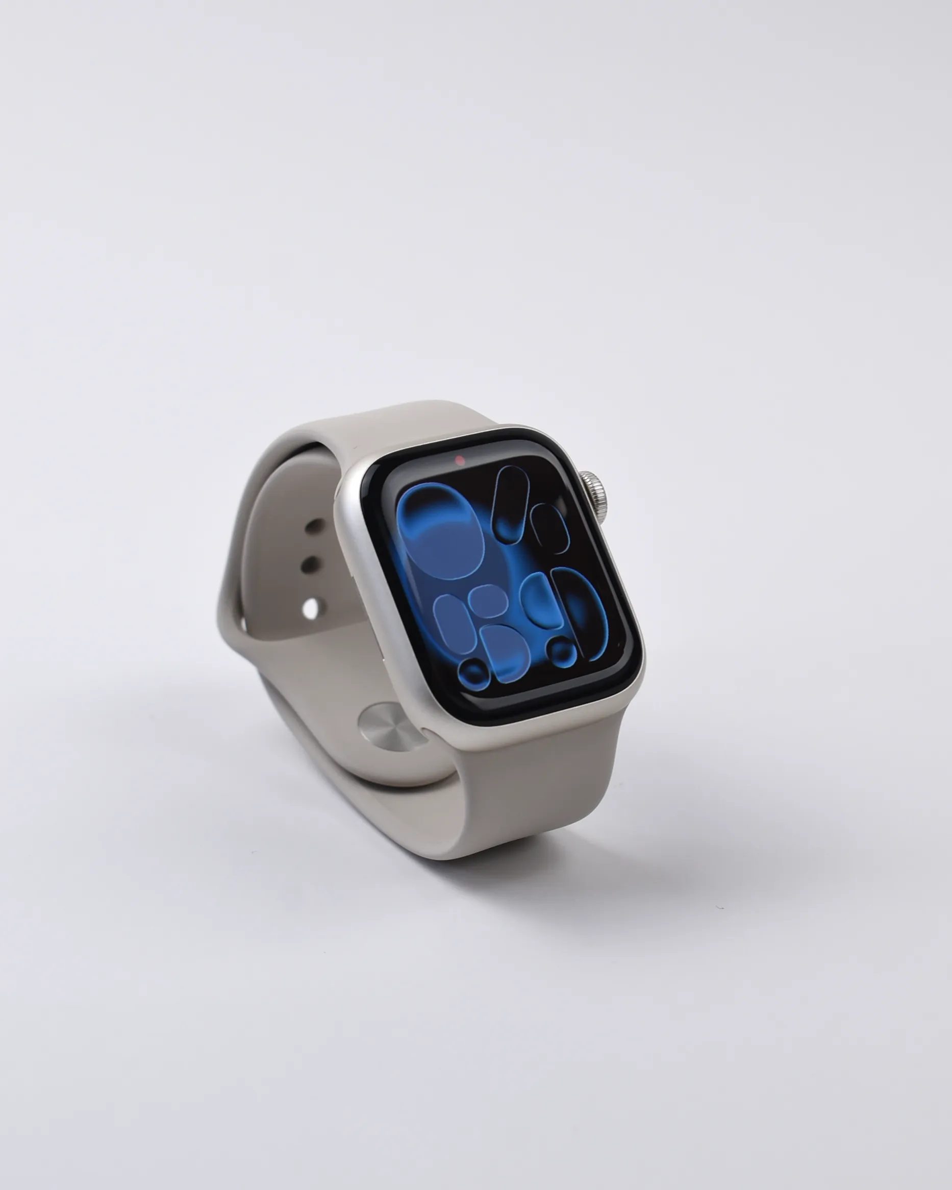 Apple Watch Series 8 · 41 mm · GPS + LTE · Starlight